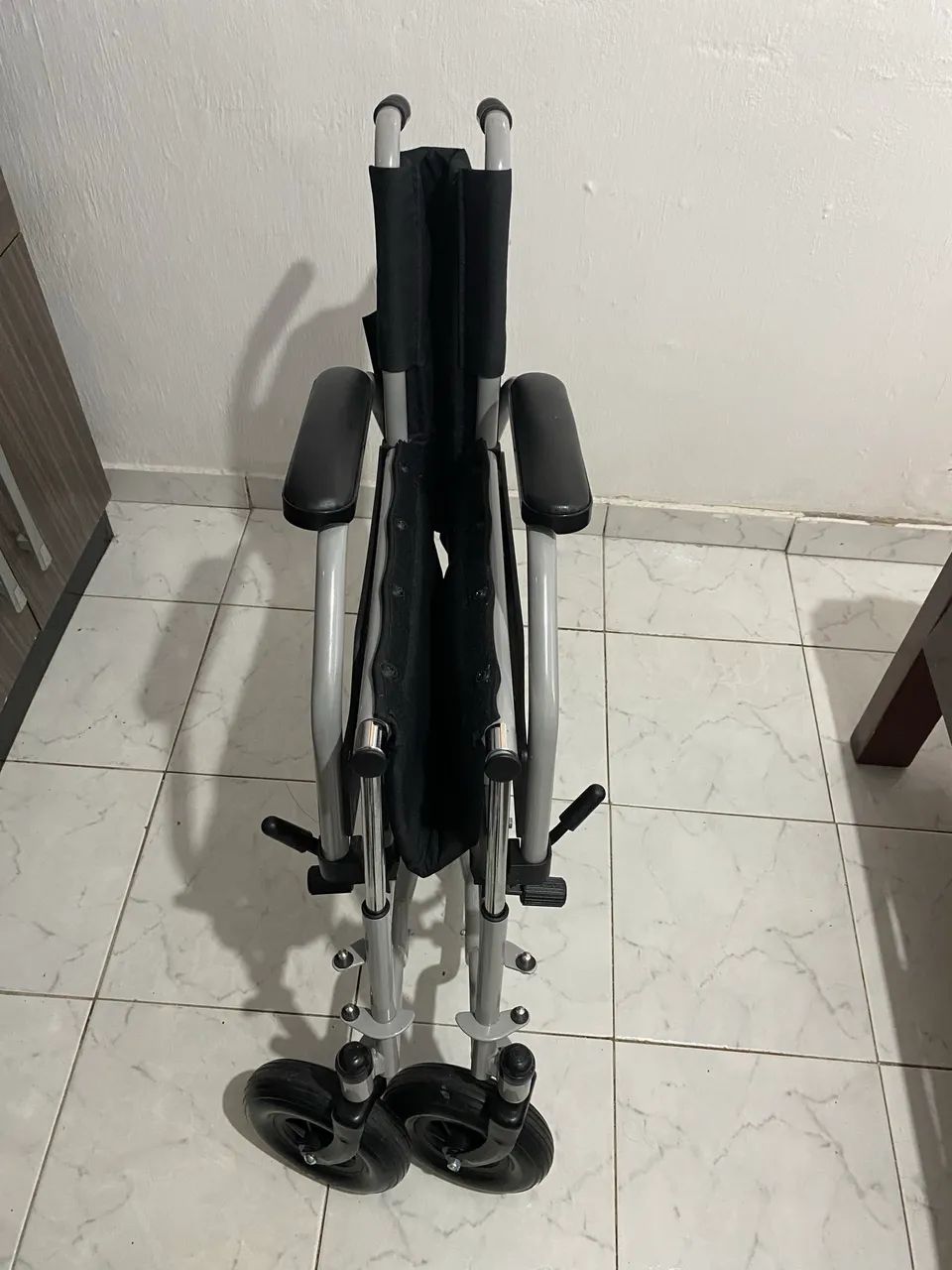 Cadeira de rodas, marca PROCIRURGICA 
