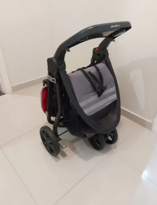 Carrinho de Bebê com Bebê Conforto - Foto 3