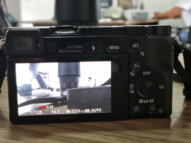 Câmera Sony Alpha A6000 (corpo) - Foto 3