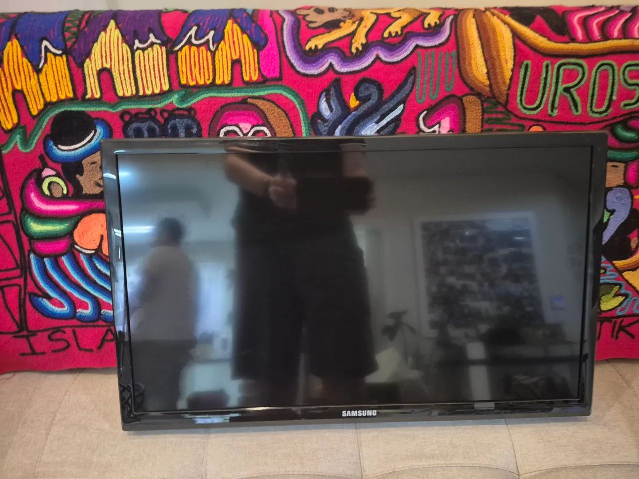 TV Samsung com controle e cabos! - Foto 2