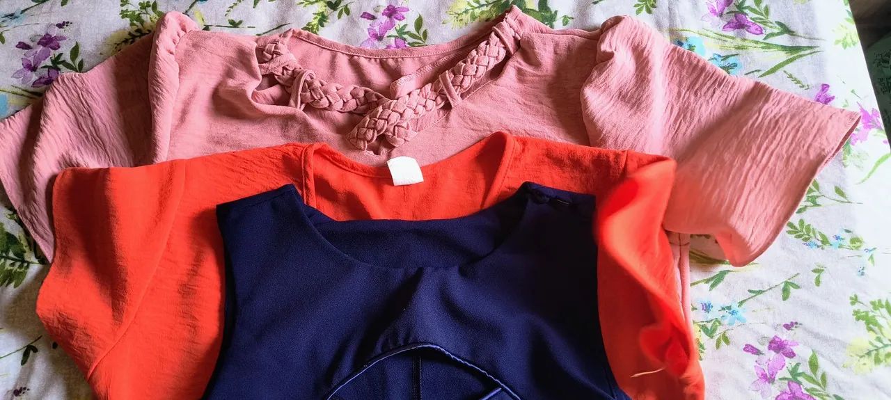Vendo 3 Blusas novas da Shein.