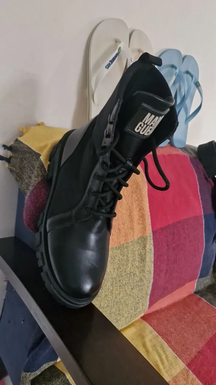 Botas pretas de cano alto - Foto 4