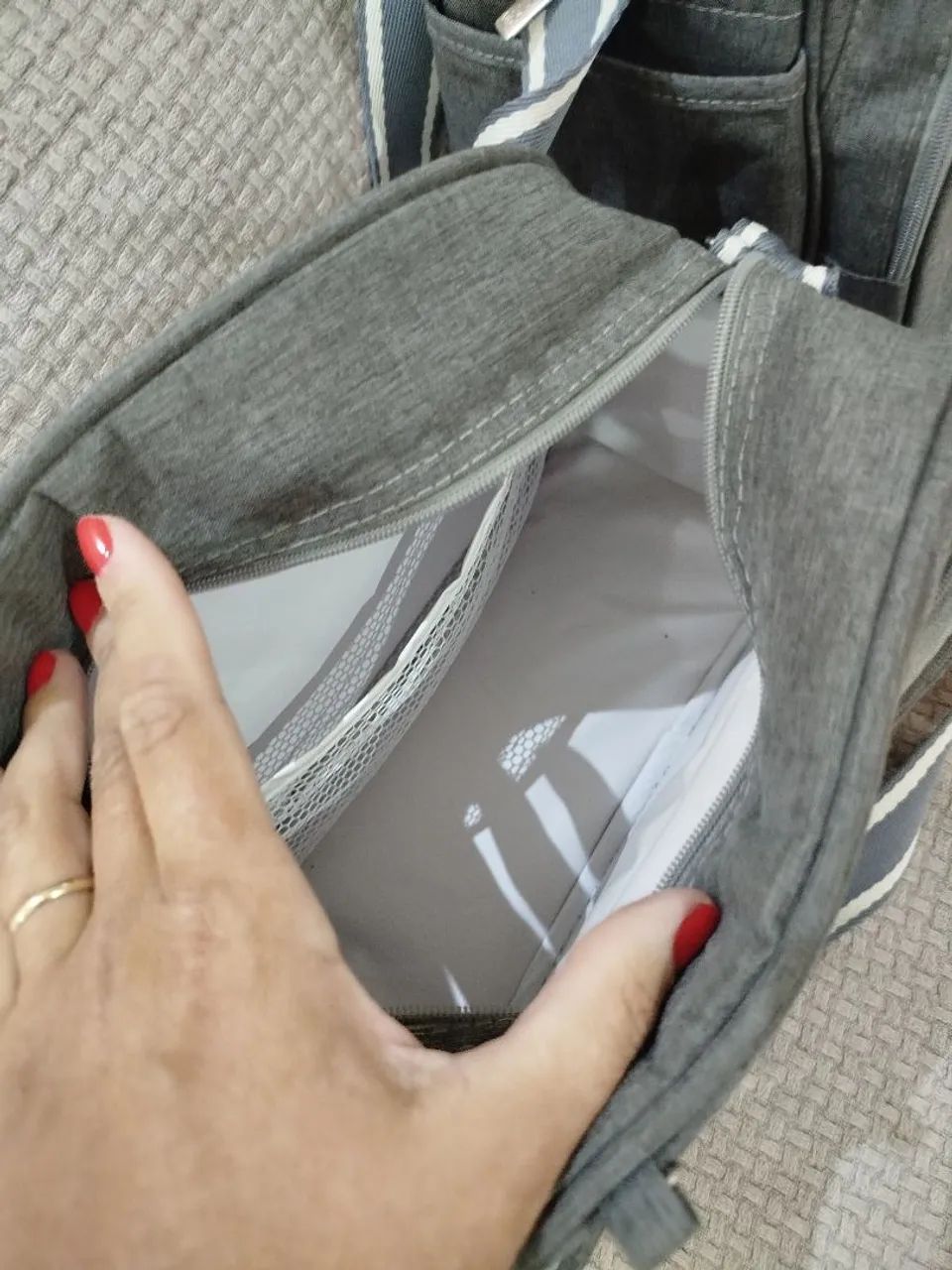 Bolsas de maternidade cinza com detalhes - Foto 3