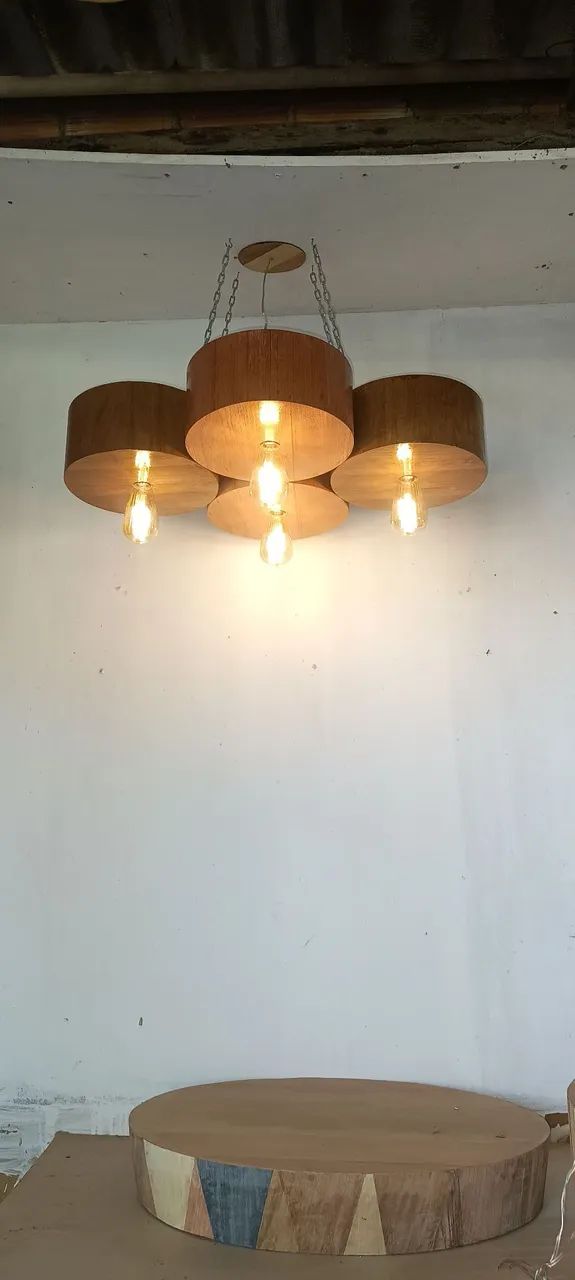 Luminária em madeira cedro e imbuia tamanho 055 cm largura 075 cm comprimento 