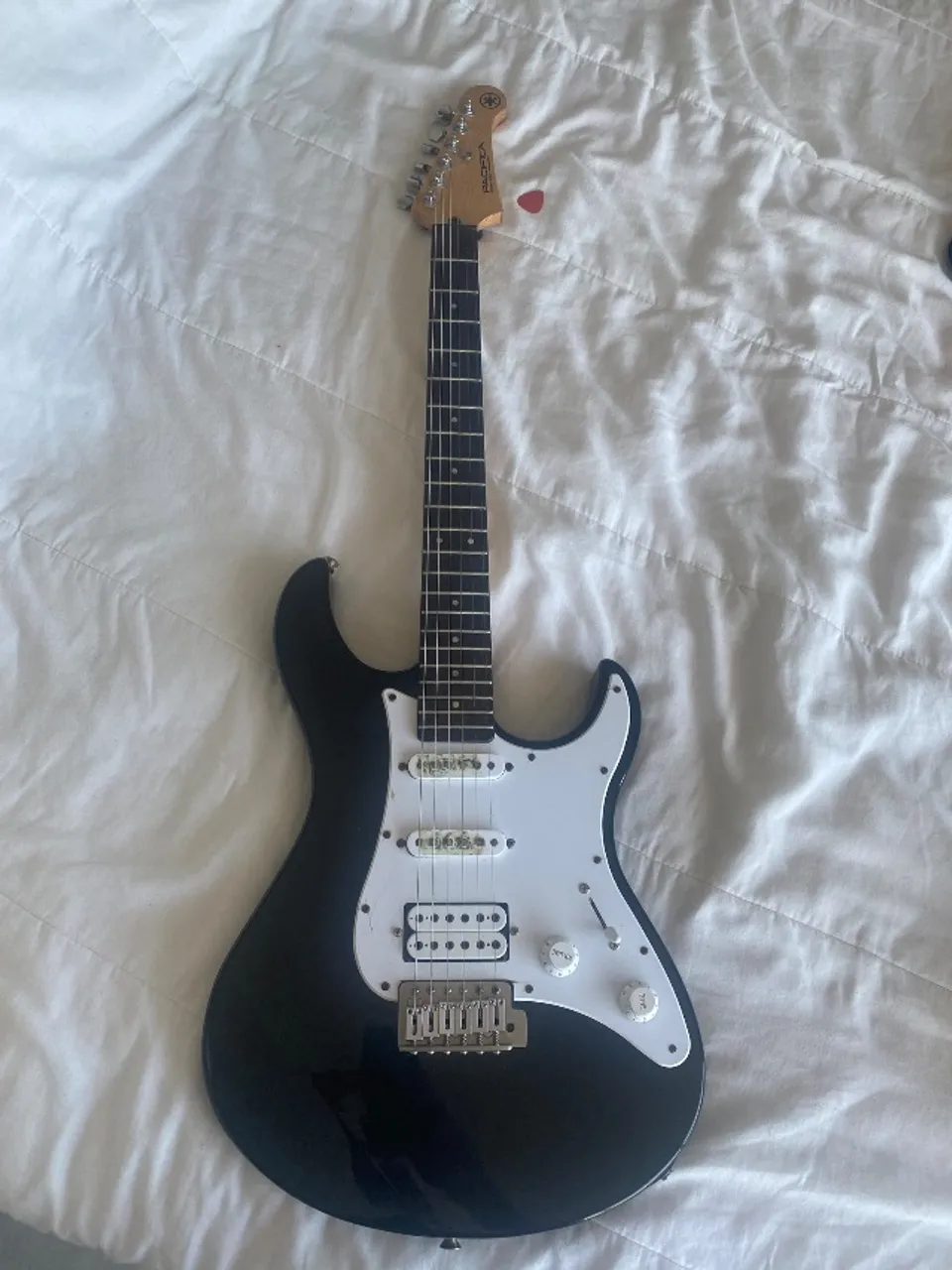 Guitarra tamanha pacífica 112j com upgrades