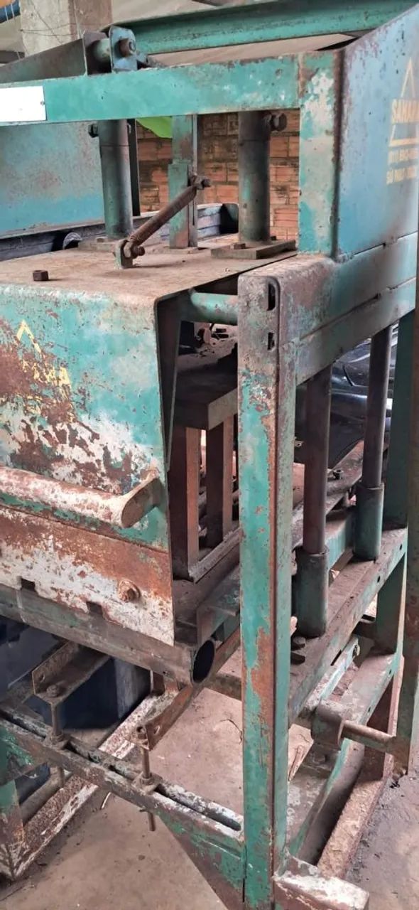 Vendo/Troco Maquina de Bloco de Concreto <br>
