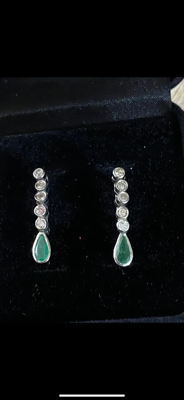 Brinco esmeralda, ouro branco e topázio  - Foto 2