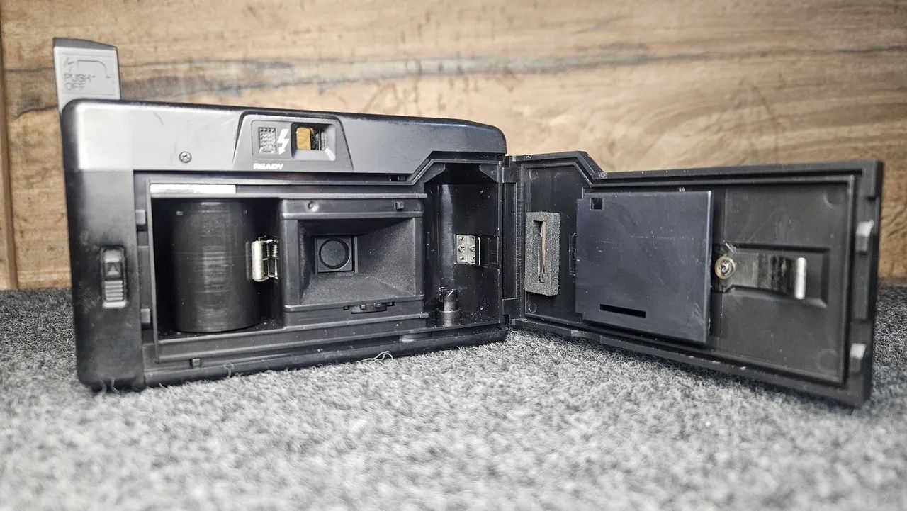 Camera analógica yashica em perfeito estado  - Foto 3