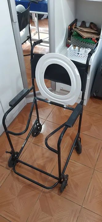 Cadeira de banho higiênica - Foto 3