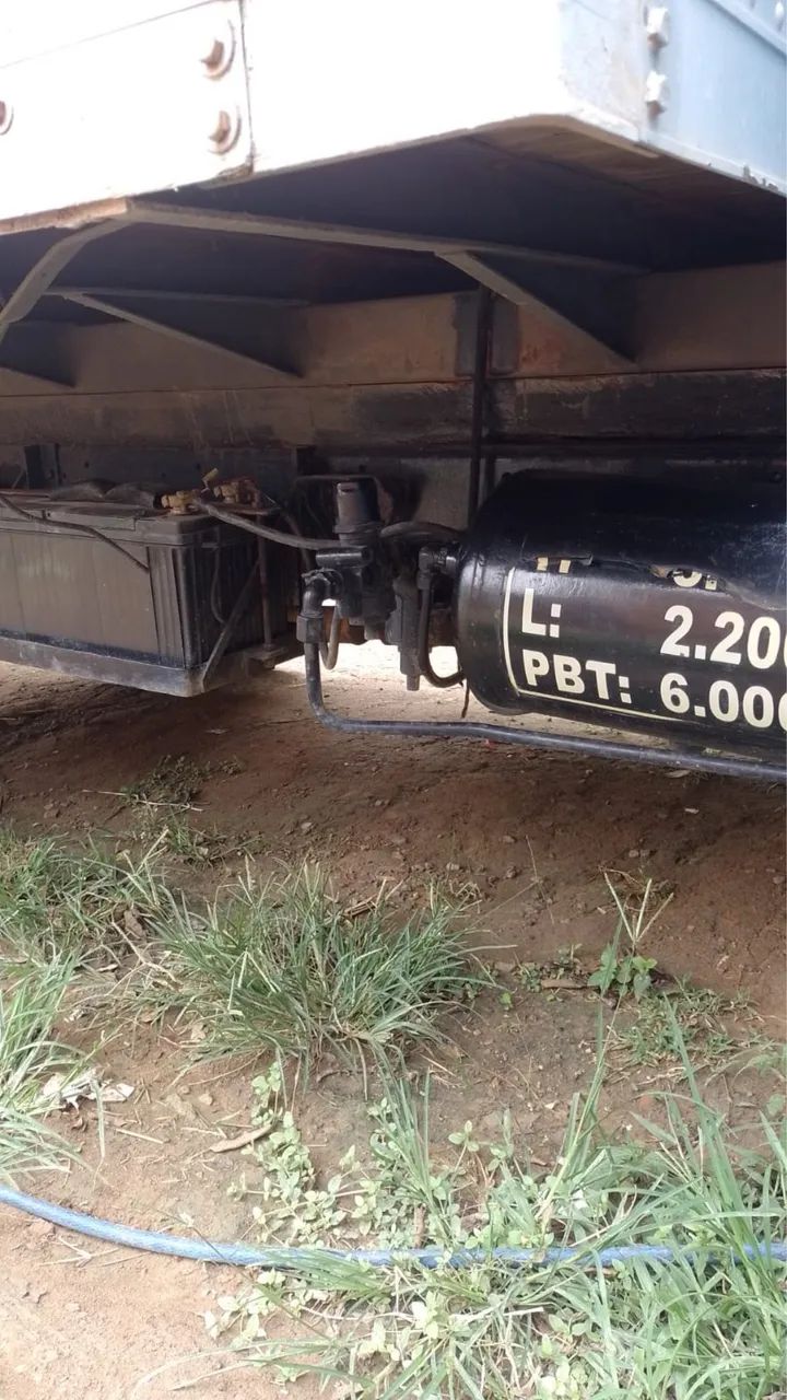 Caminhão baú 608 - Foto 6