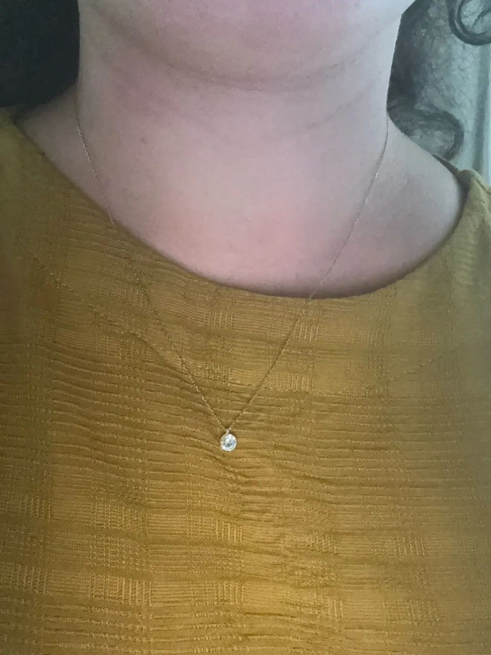 Colar ouro maciço, com o pingente ponto de luz