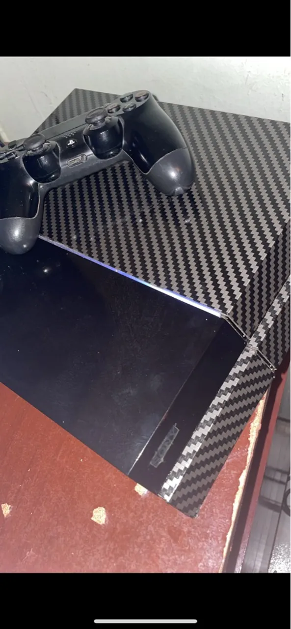 Playstation 4 com controle