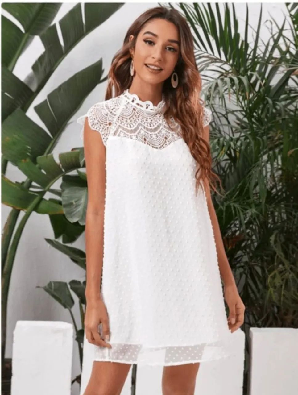 Vestido Branco com Detalhe em Renda - Foto 3