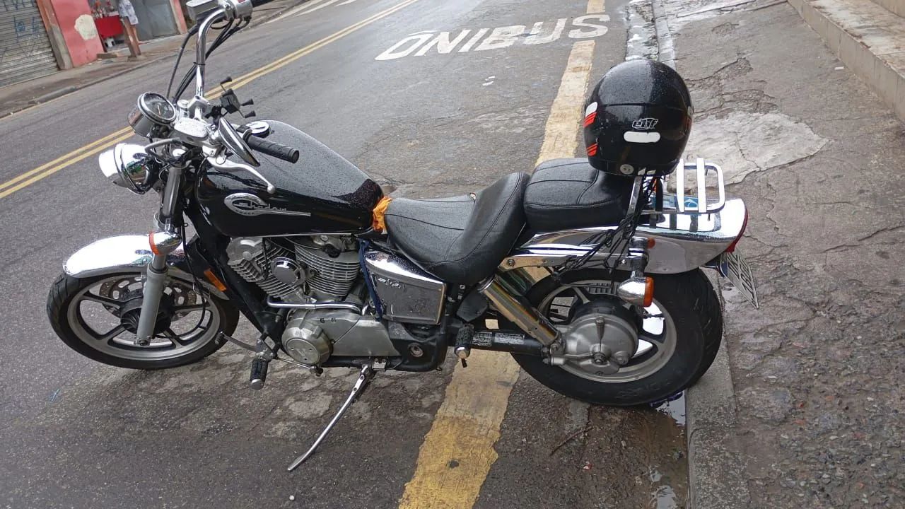 Shadow VT 1100cc americana 27.000 milhas - Foto 3
