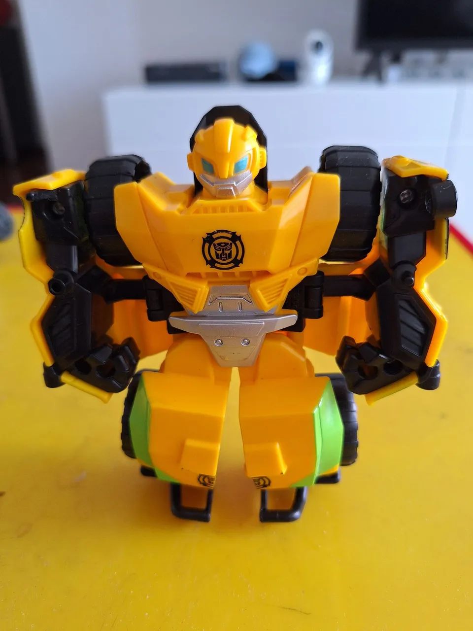 Boneco Transformers Bumblebee - Robô