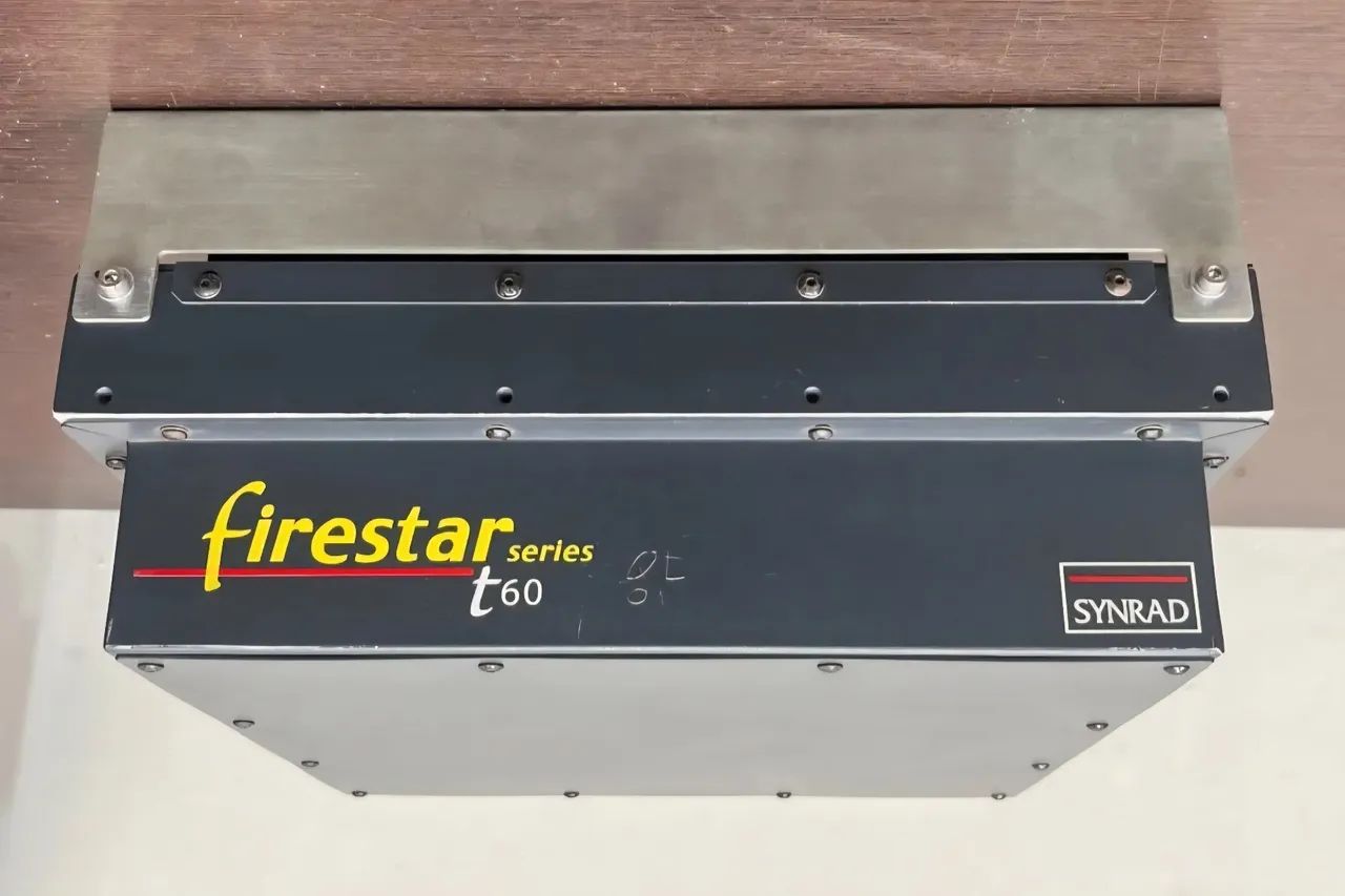 Conjunto de Tubo Laser de Co2 de metal Selado Synrad 60 watts + Módulo RF.<br> - Foto 4