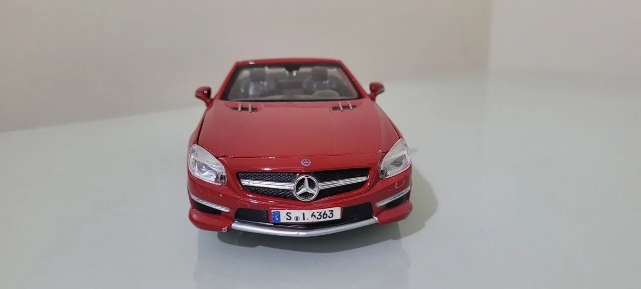 Miniatura Mercedes Benz SL 63 Amg Maisto 1:24 - Foto 2