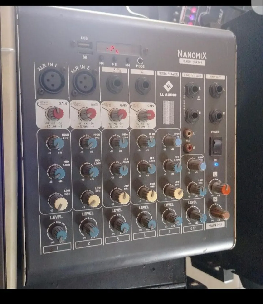 Mesa de Som Nanomix com Bluetooth e pendrive 