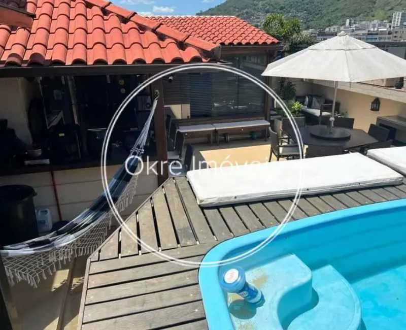 Com piscina: Cobertura dúplex à venda na Tijuca