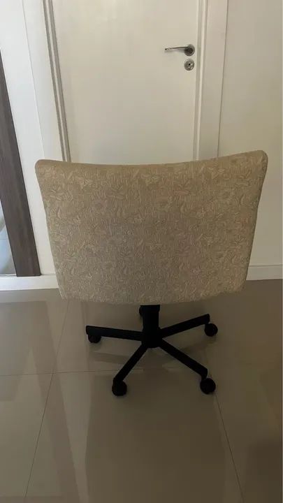 Poltrona estofada em ótimo estado - Foto 3