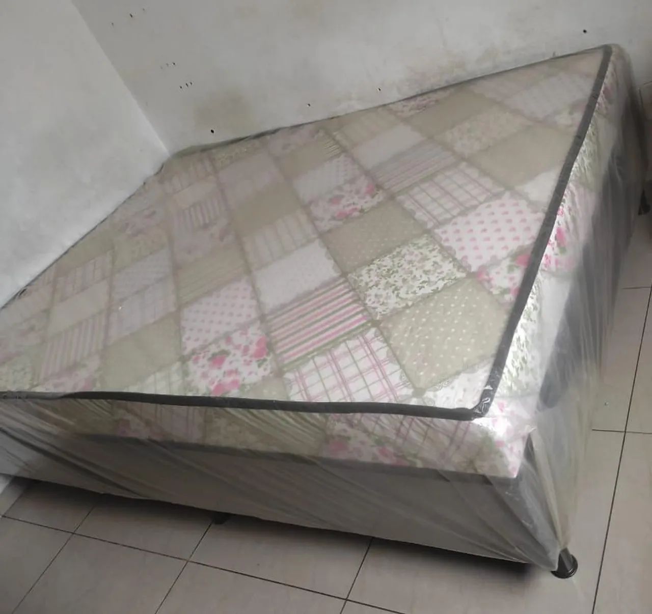 Cama Box Casal com Desenho Floral - Foto 3