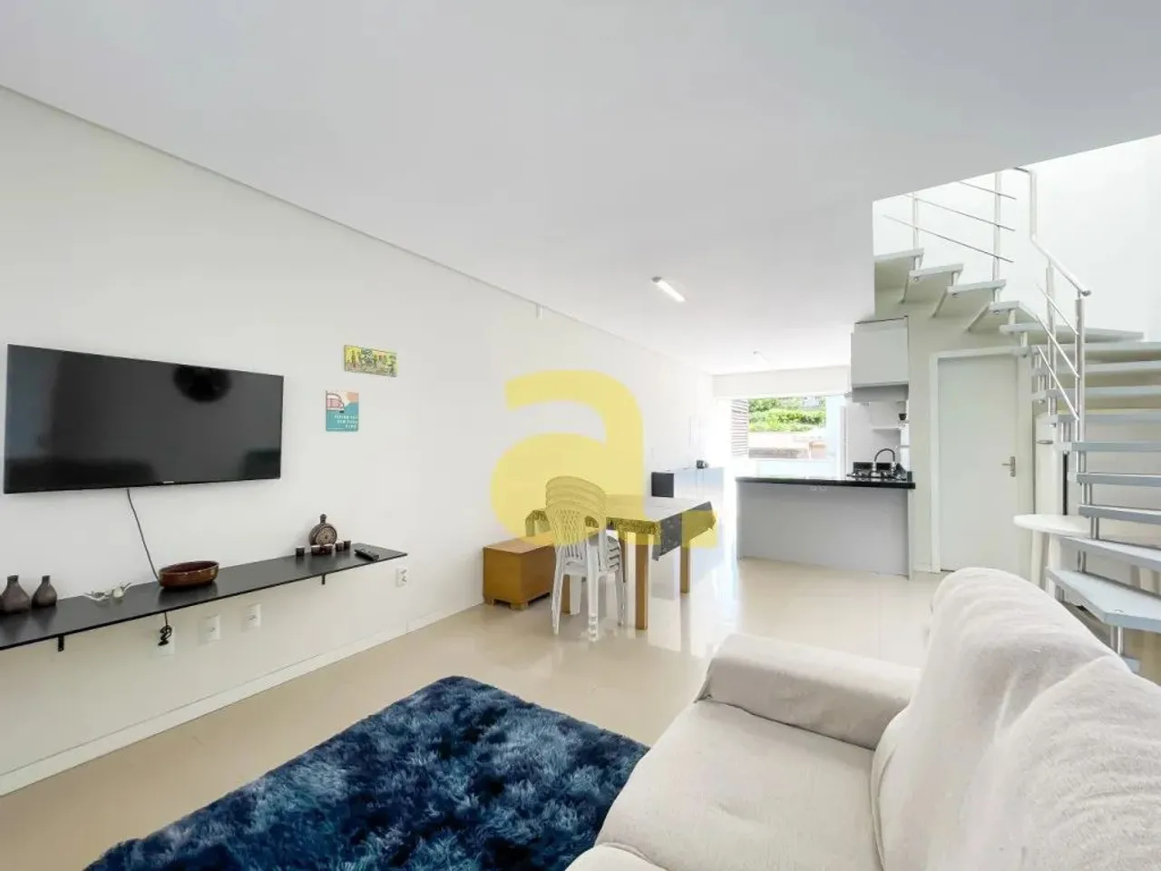 SOBRADO PARA LOCAÇAO NO BAIRRO ÁGUA VERDE, BLUMENAU COM 99m²