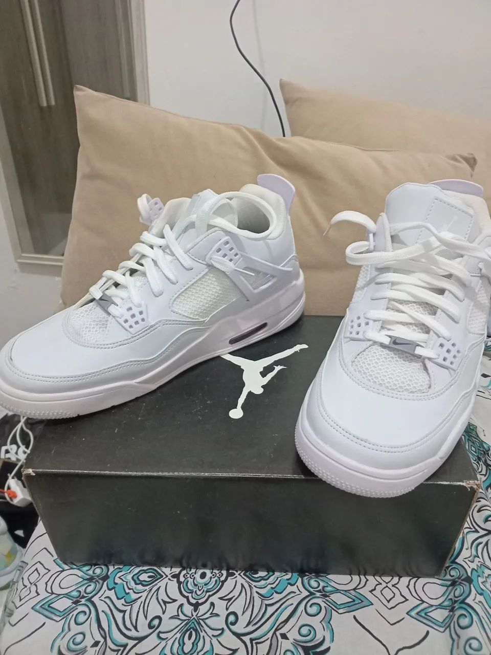 Tênis Nike RÉPLICA linha Premium tamanho 40 ambos Calçados