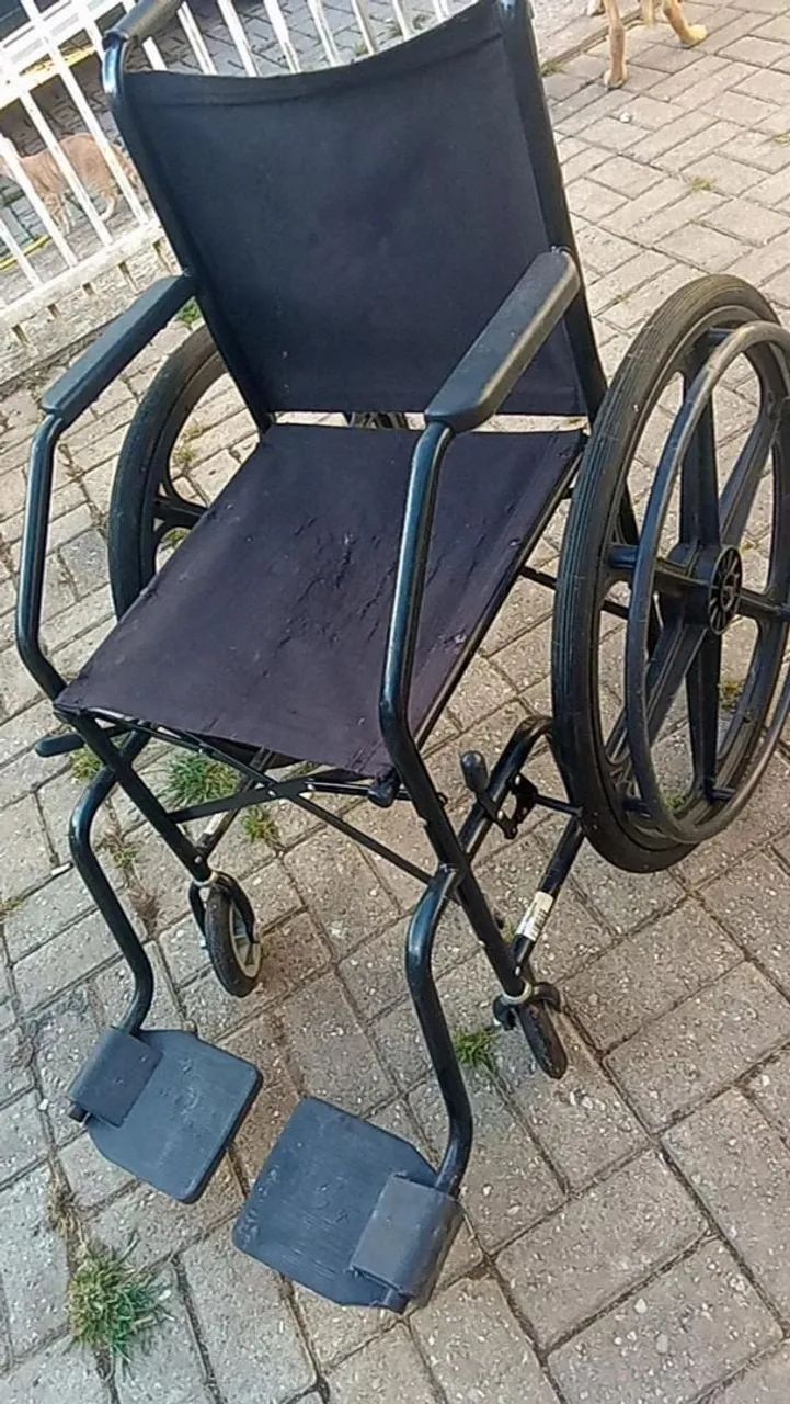 Cadeira de Rodas Usada