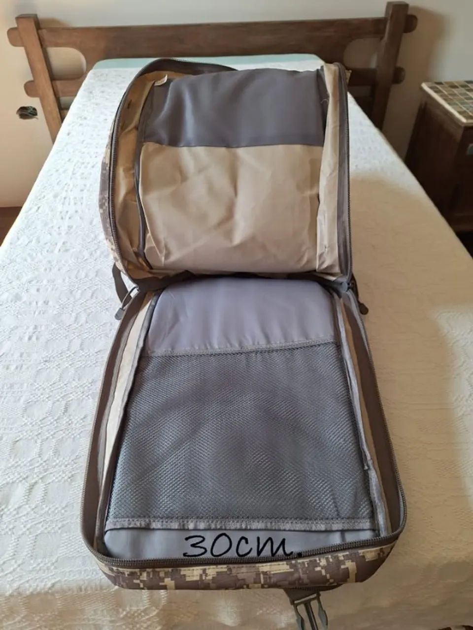 Mochila camuflada, nova. Perfeita para quem busca praticidade e estilo. - Foto 5