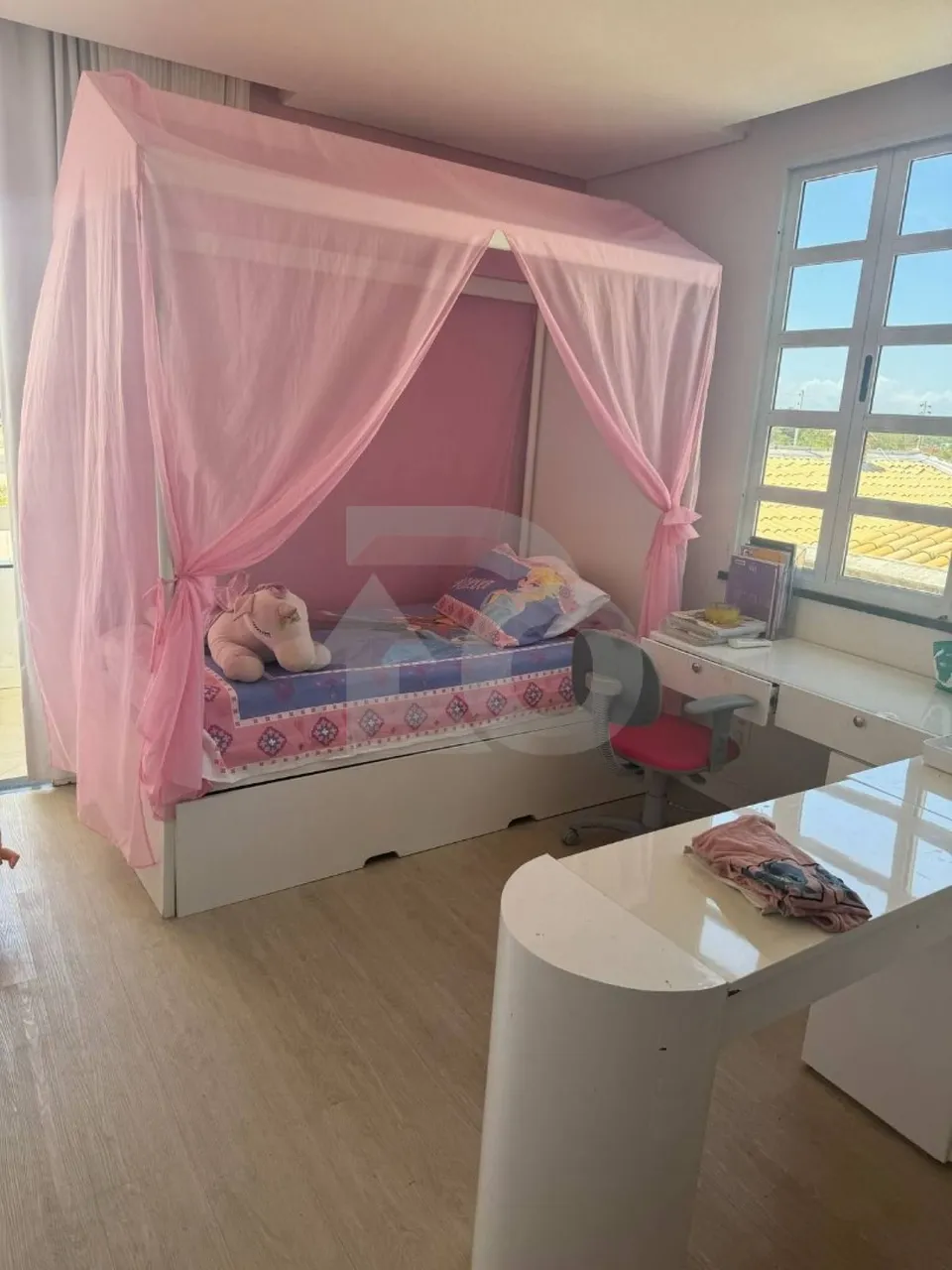 Condomínio Caminho das Árvores: Sofisticação com 3 Suítes e Piscina no Aeroporto