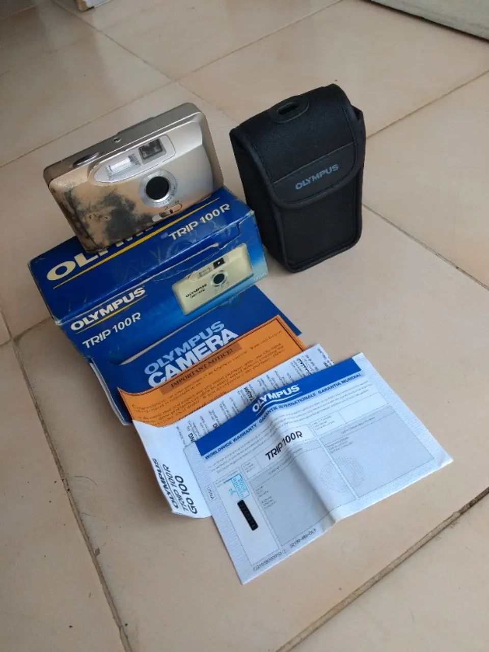 Câmera analógica Olympus Trip 100R com defeito para peças