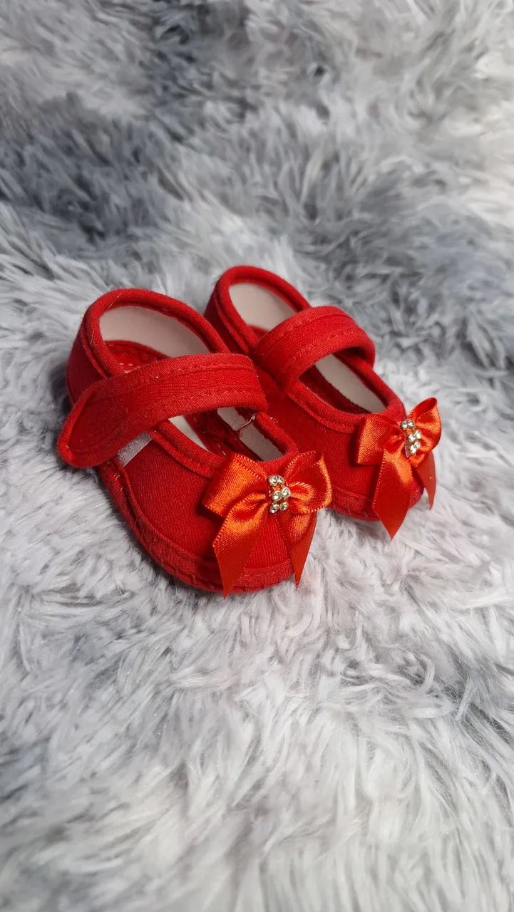 Sapatinhos de bebê menina temos de meninos também R$ 16 reais cada - Foto 2