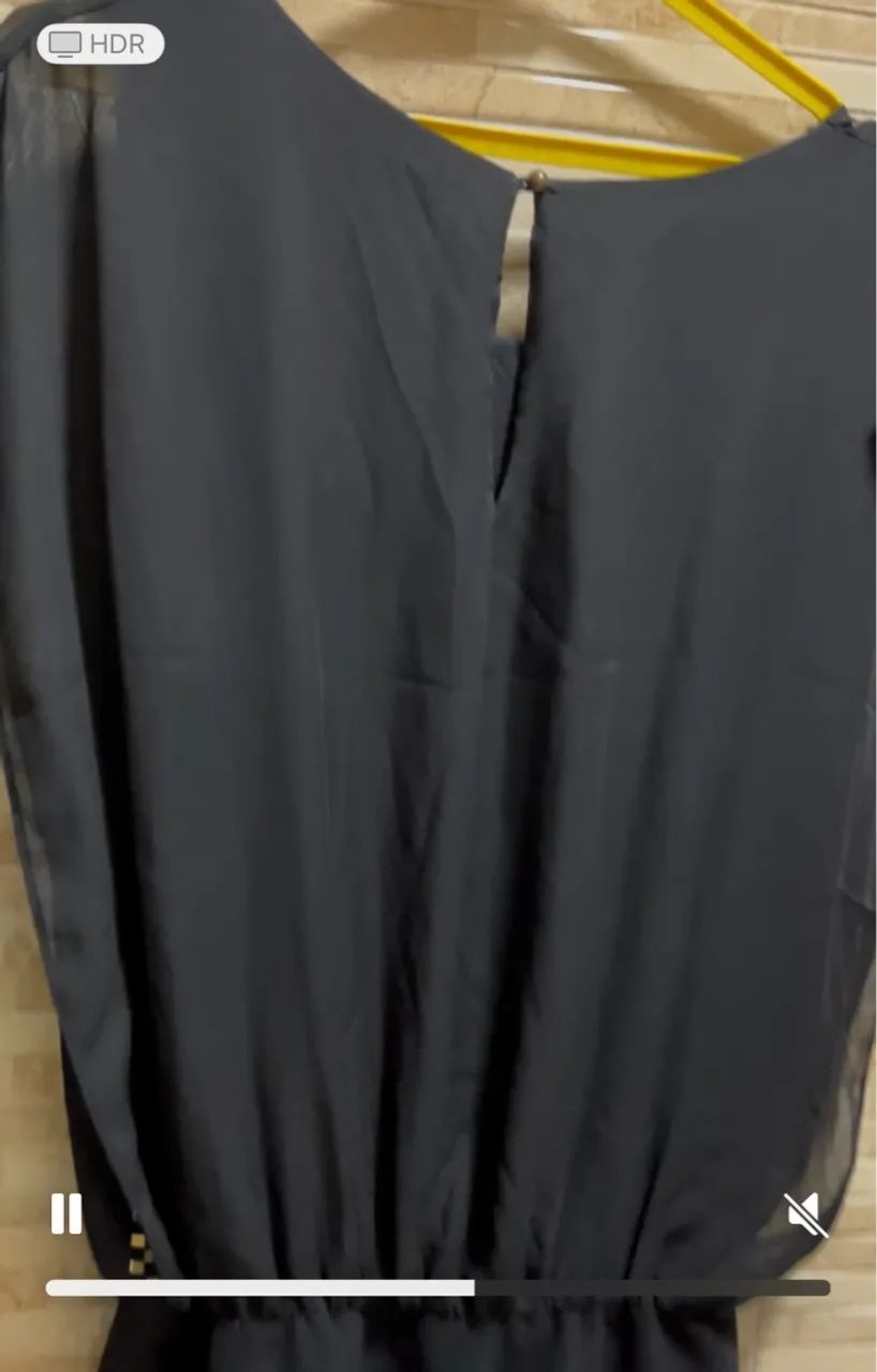 Vestido preto com detalhe dourado  - Foto 2