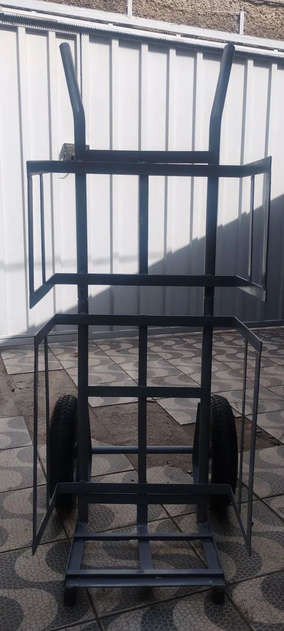 Carrinho desmontável com grades laterais 