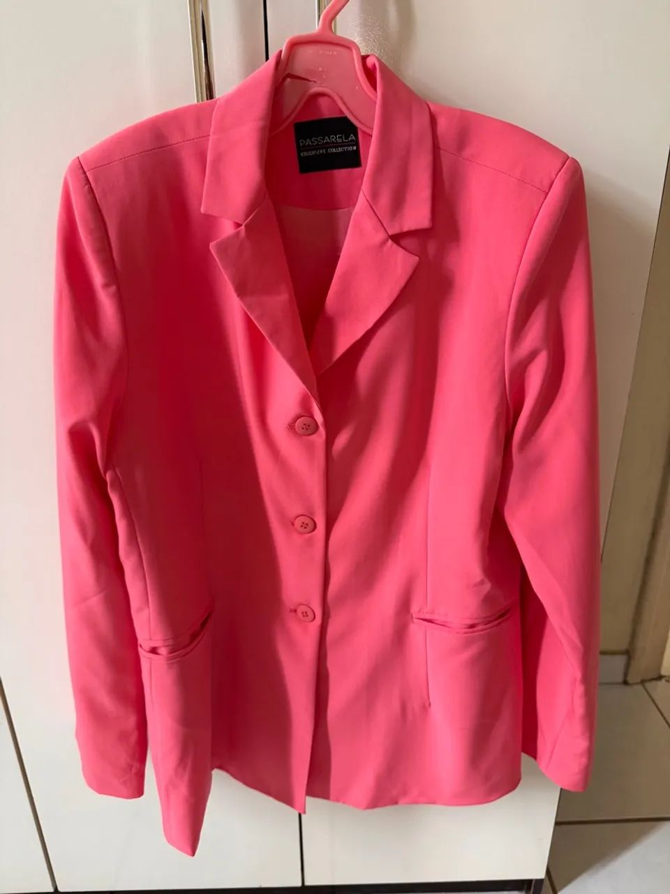Lindo conjunto de blazer e calça rosas seminovos! 