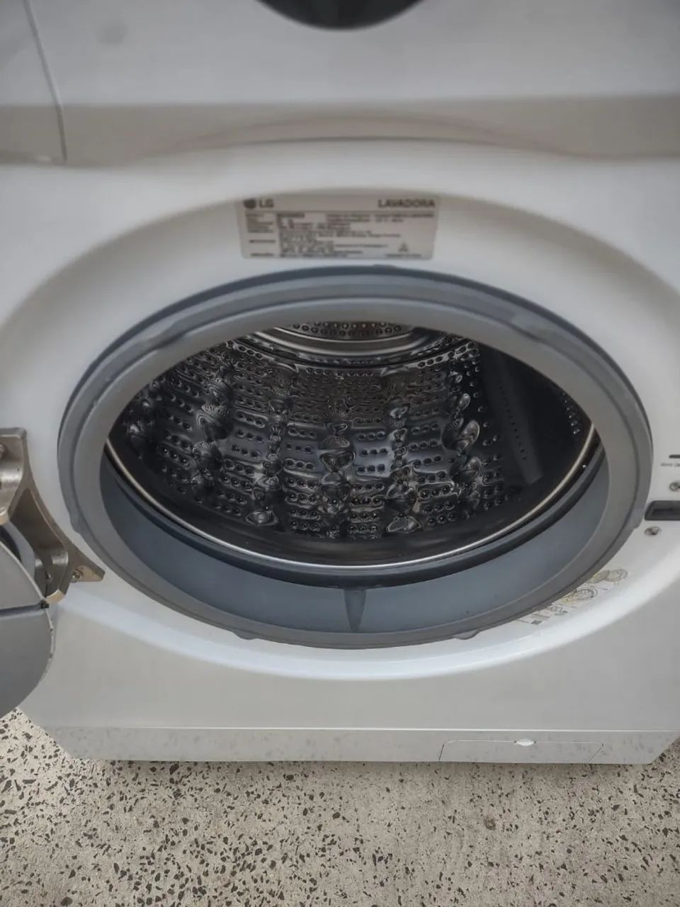 VENDO Lava e Seca LG 8,5kg 127V CONSERVADA  - Foto 3