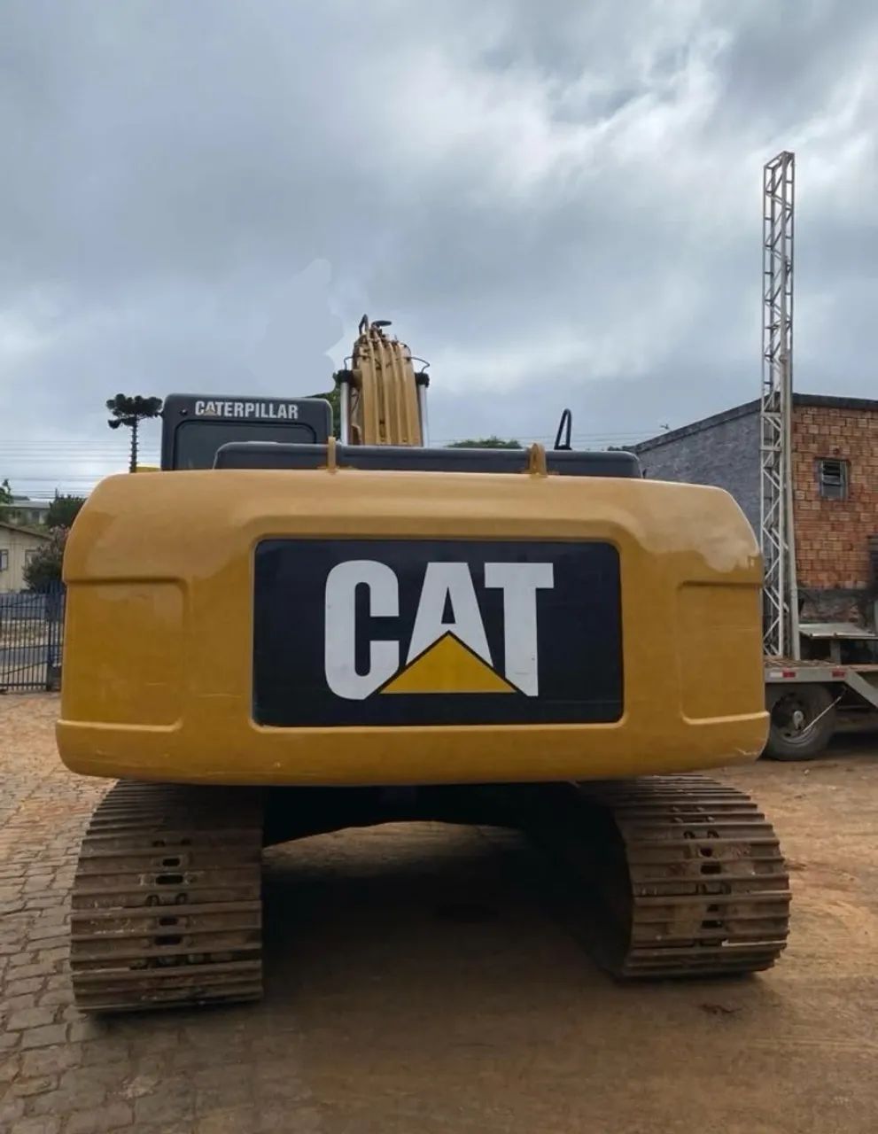 ESCAVADEIRA CATERPILLAR - ENTRADA DE 21MIL COM PARCELAS  - Foto 3