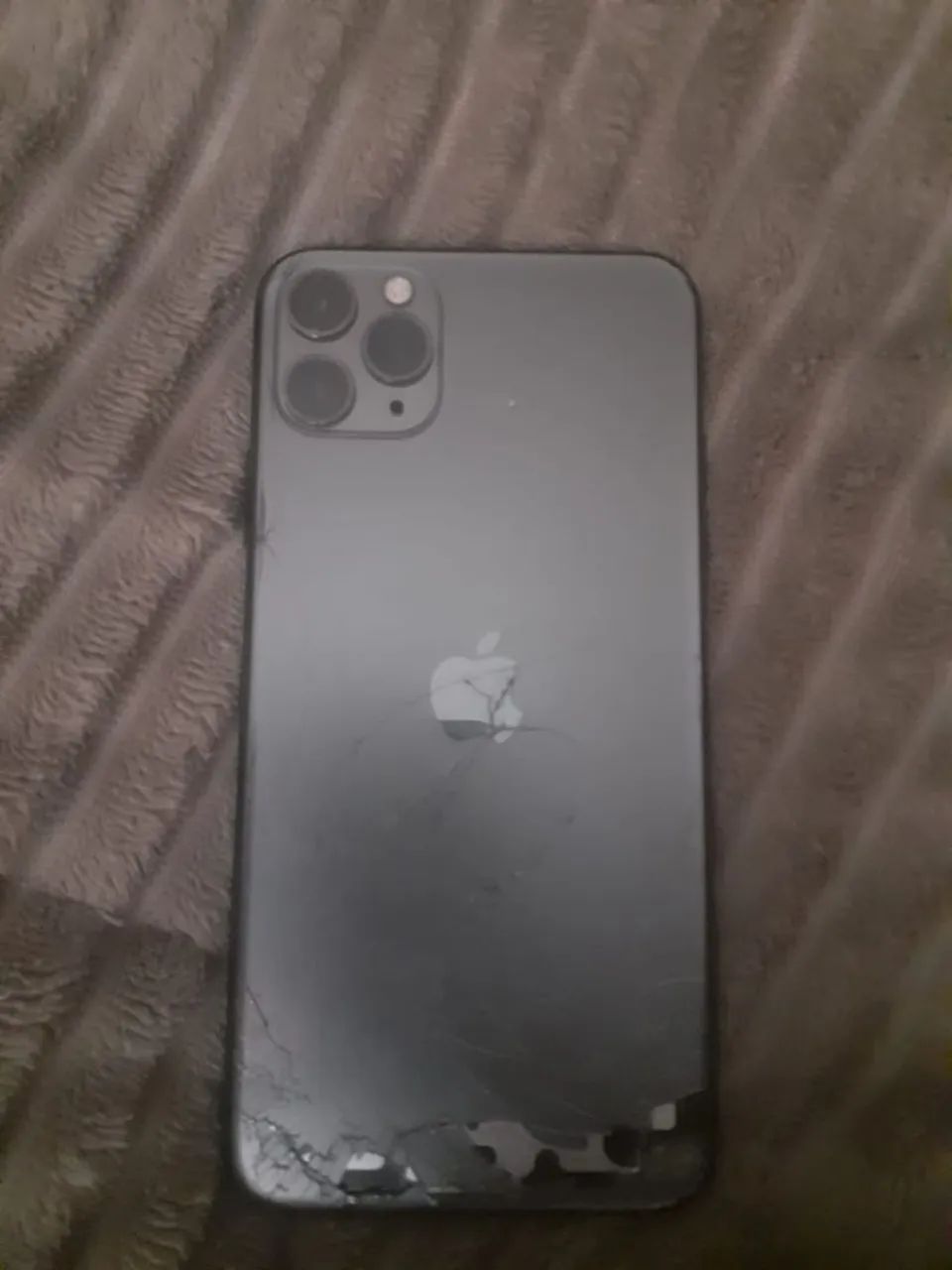 iPhone 11 Pro Max - Foto 2