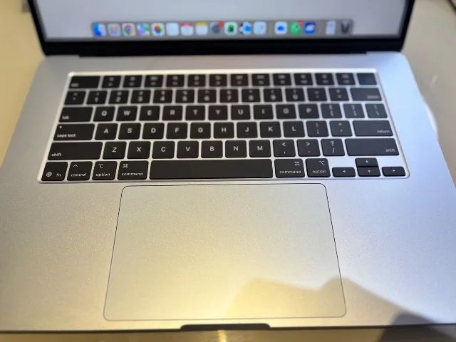 MacBook Air - 15 polegadas - M4 - 256GB - 5 meses de uso
