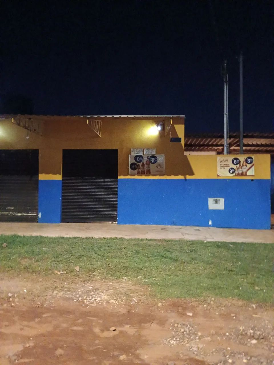 Aluga-se salão com a casa