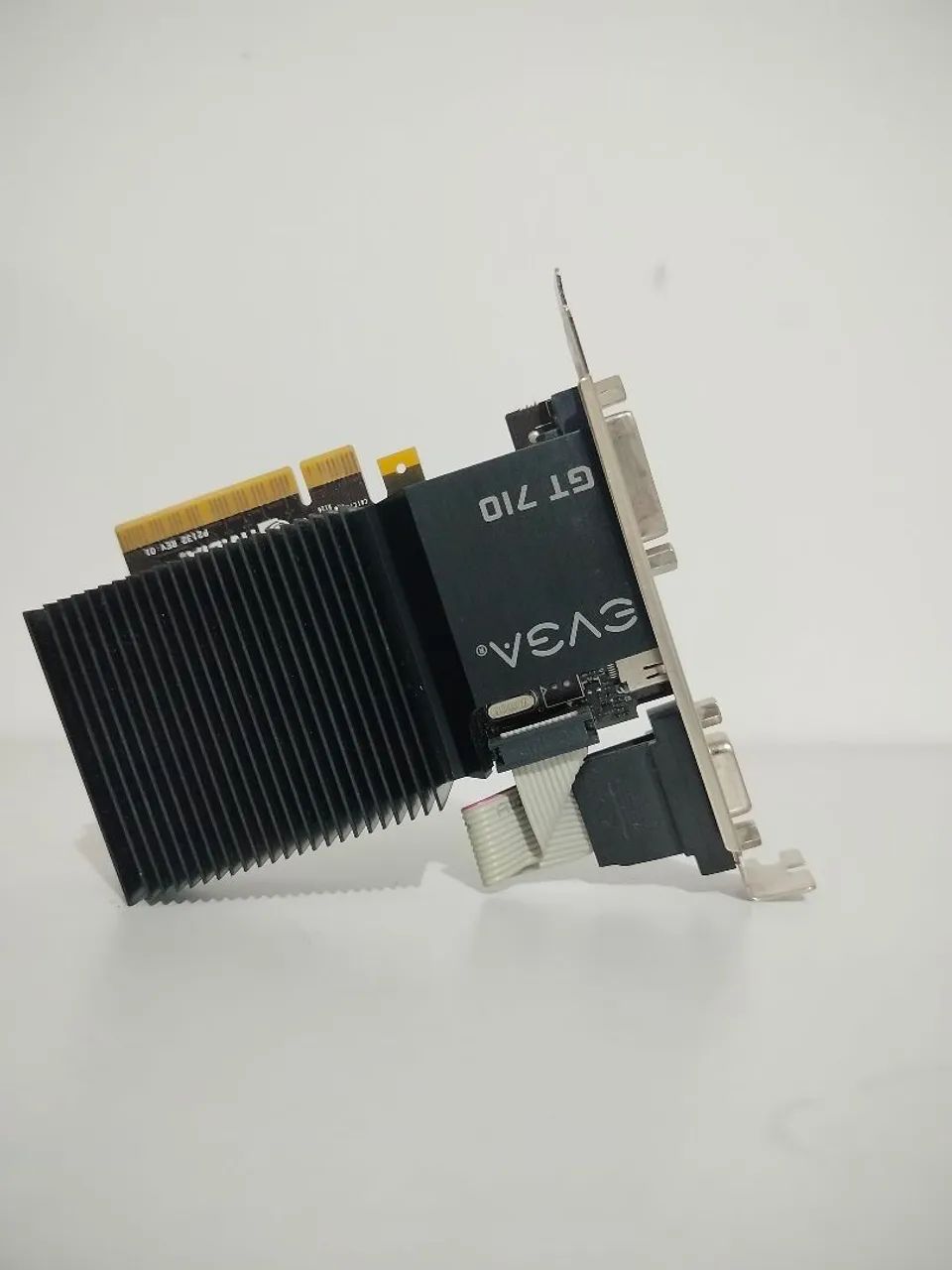 Placa de vídeo GT 710 - Foto 3