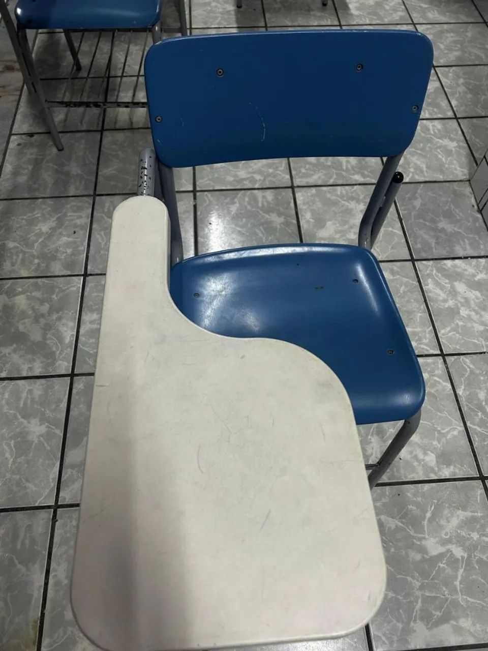 Carteiras escolar para cursor e reforço escolar. - Foto 3