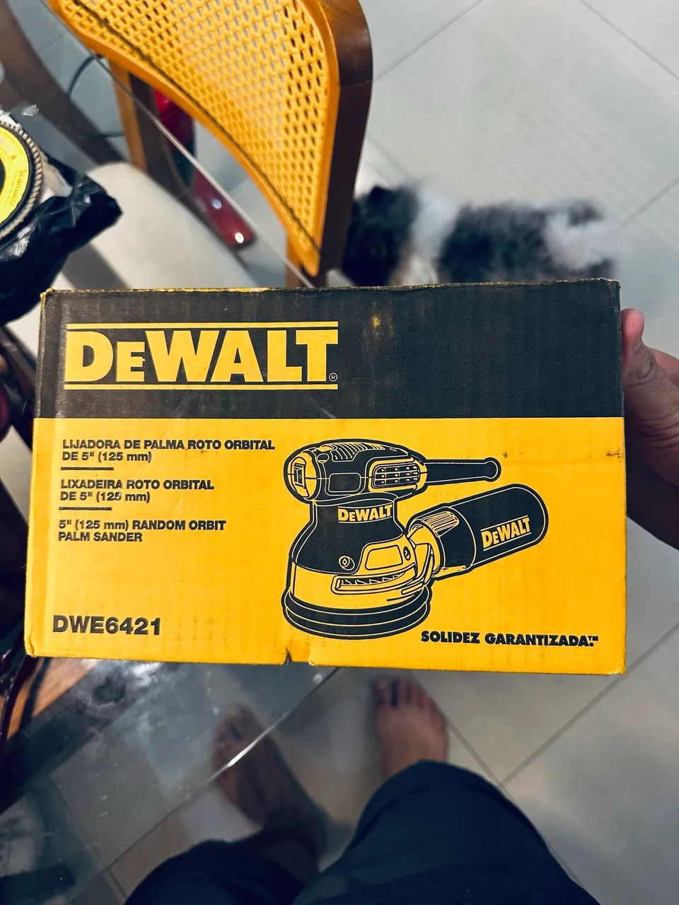 Lixadora profissional DEWALT - Foto 2