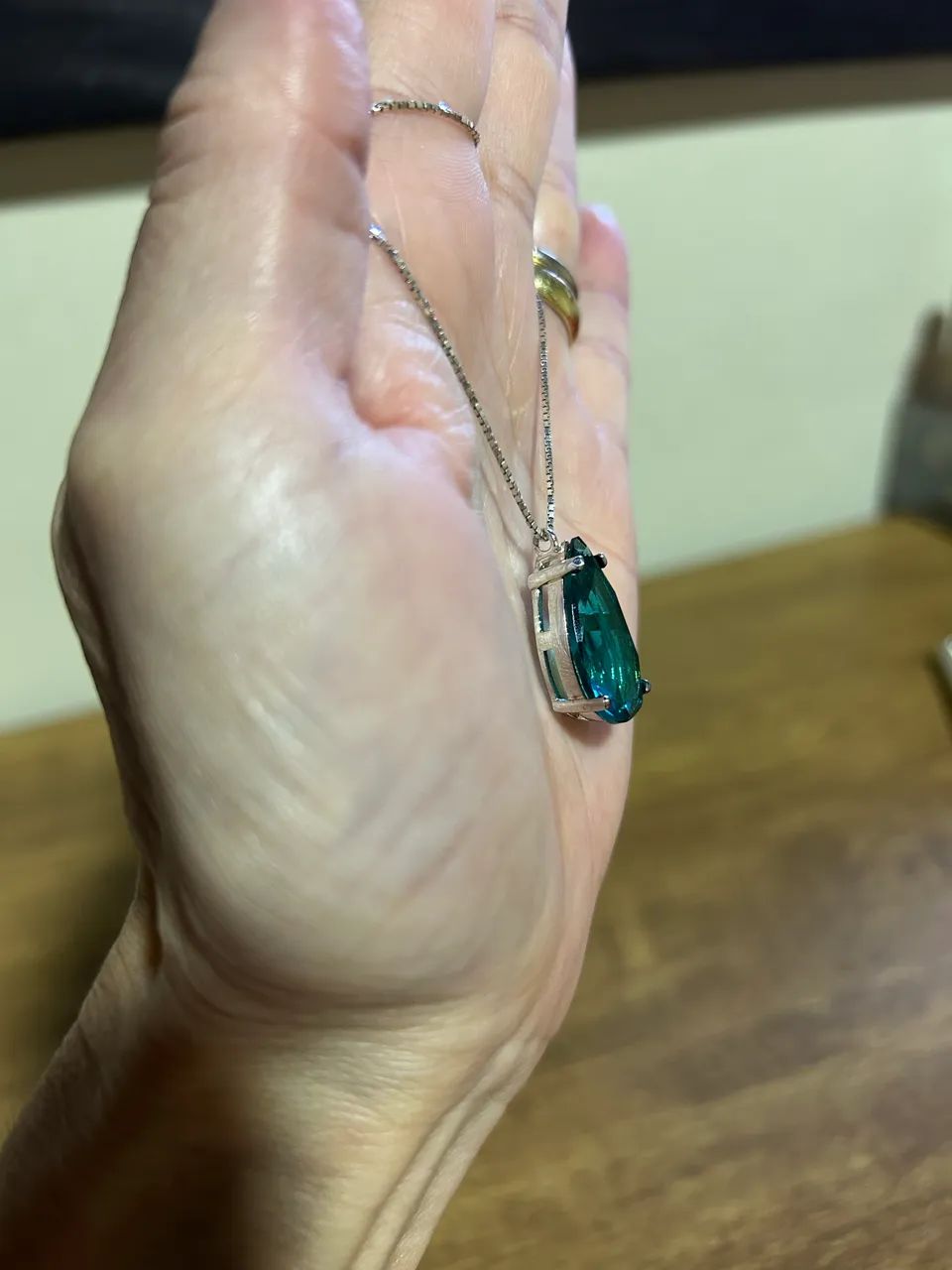 Colar de prata, com pedra verde - Foto 4