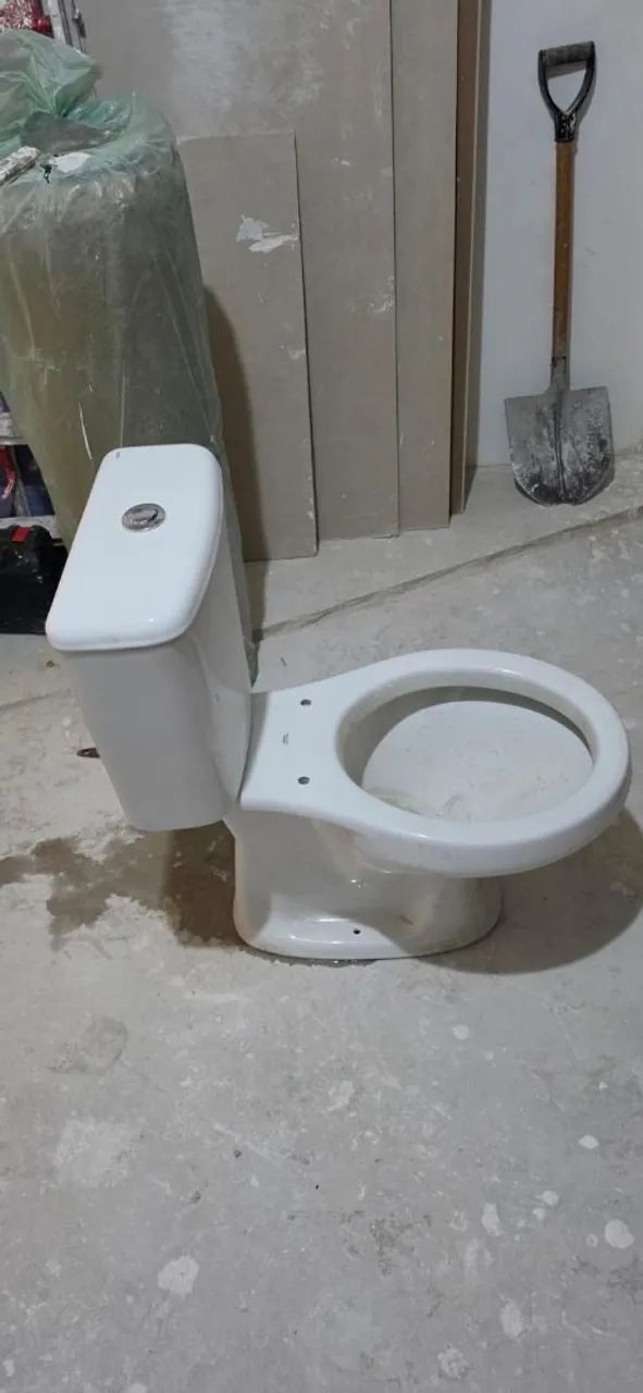 Vaso sanitário com caixa acoplada  - Foto 2