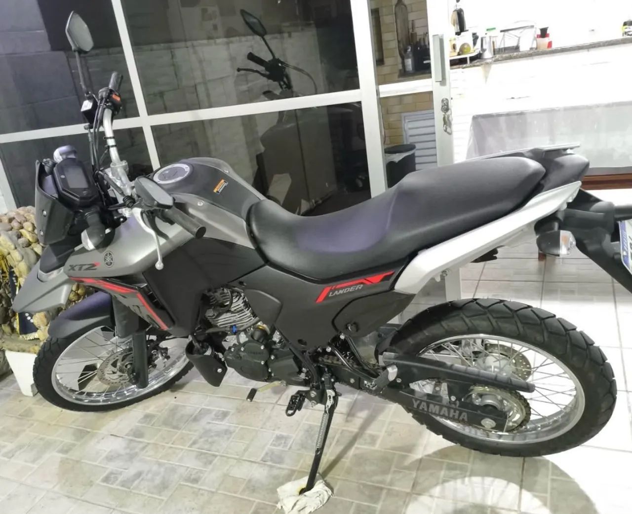 XTZ 250 LANDER CONNECTED - Foto 2