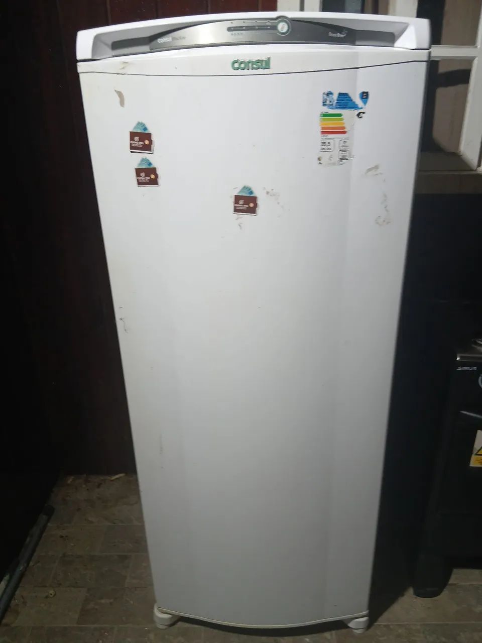 geladeira com congelador e refrigerador fogão 4 bocas com todas funcionando e guarda roupa - Foto 5