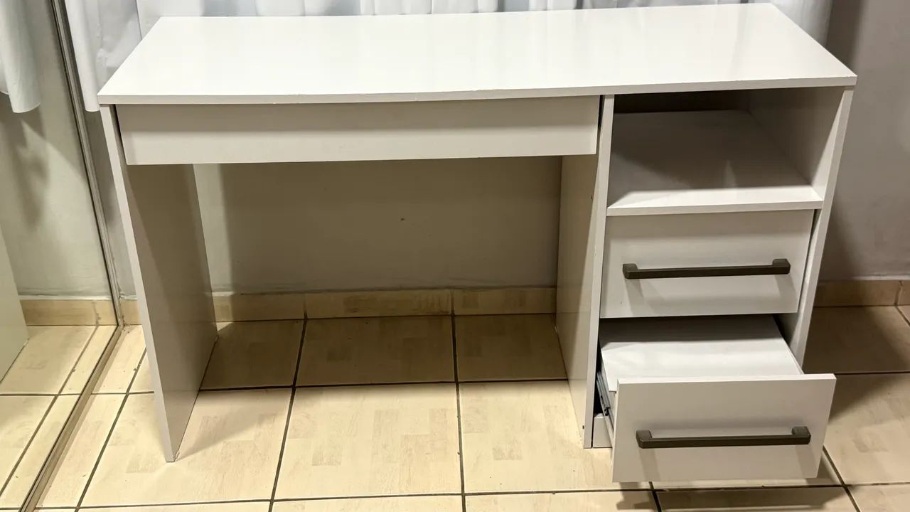 Mesa de estudos  - Foto 4