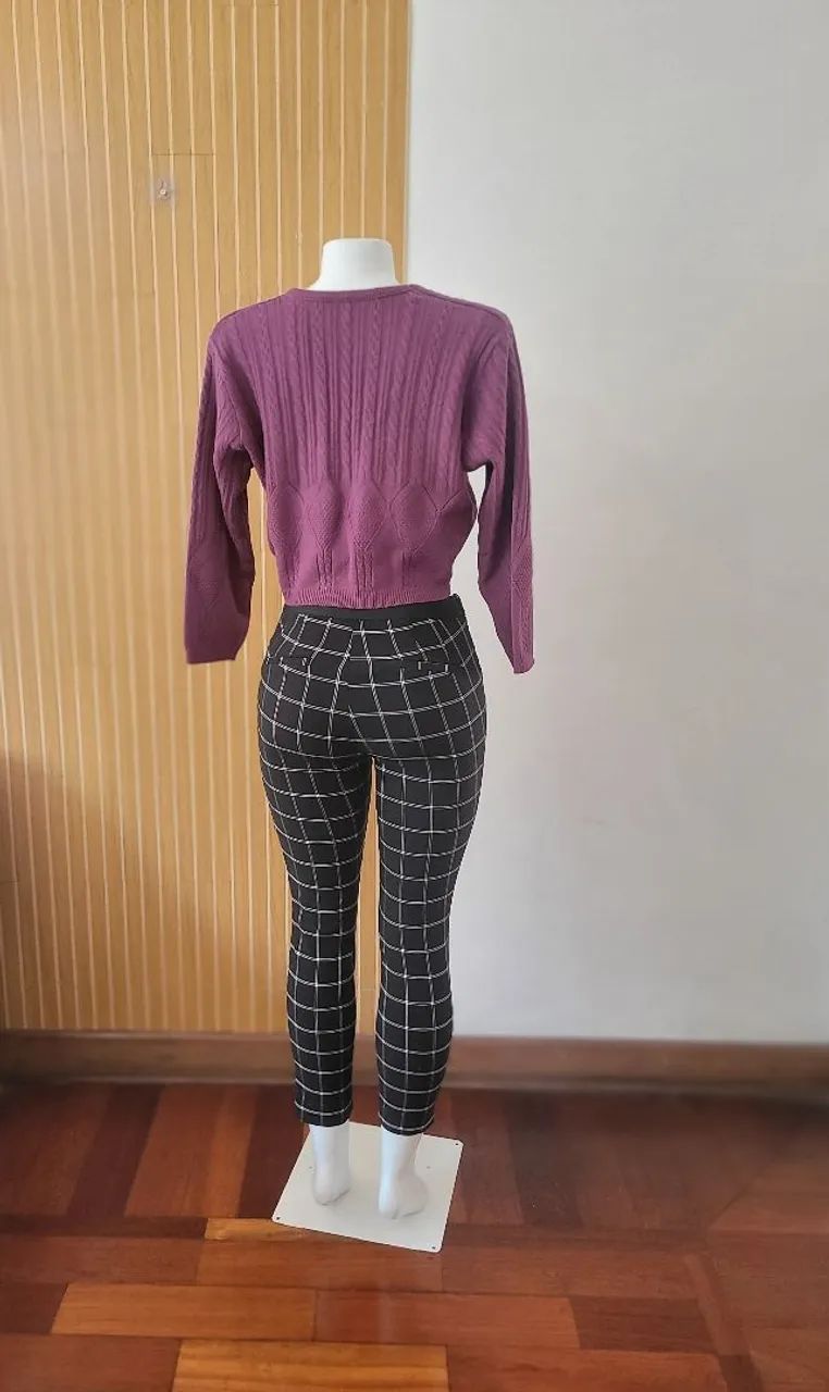 Suéter feminino tricô cropped roxo tam M - Foto 2