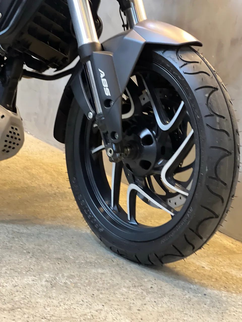 BAJAJ DOMINAR 400 2025 - Foto 3